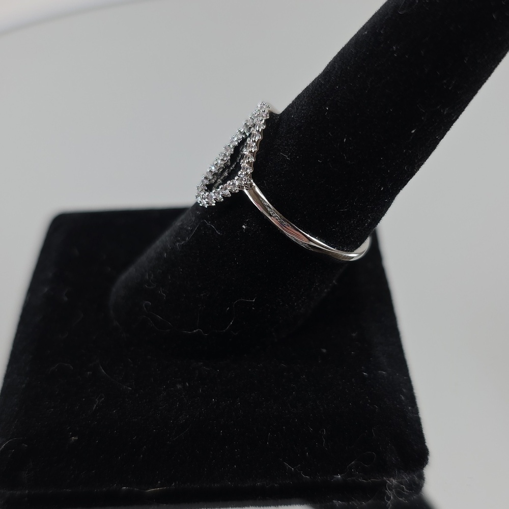 Elegant Silver Heart Ring Size 7.75 - Picture 3 of 5